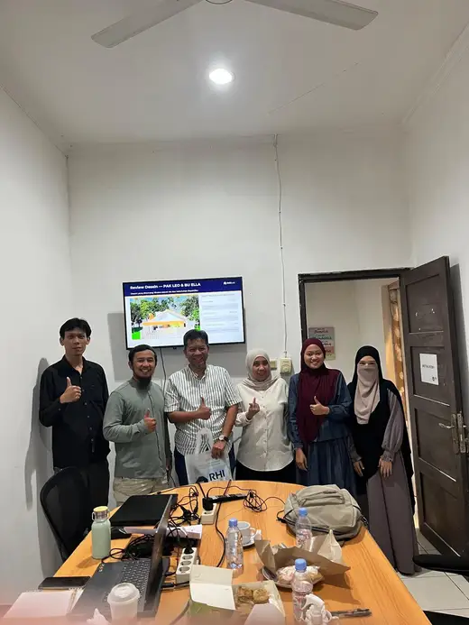Akad di kantor RHI Build bersama klien RHI Build